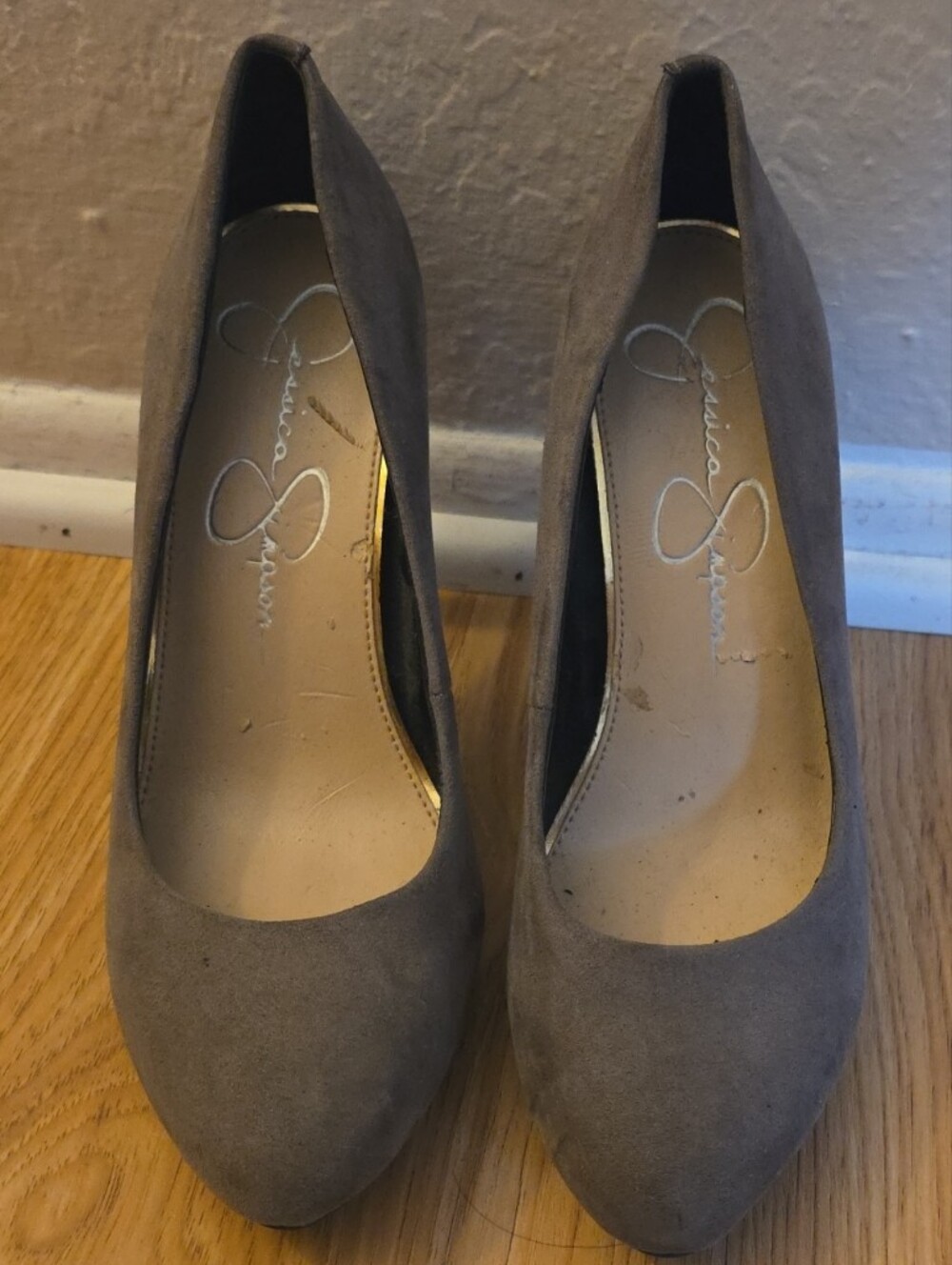 Jessica Simpson Gray Suede Pumps